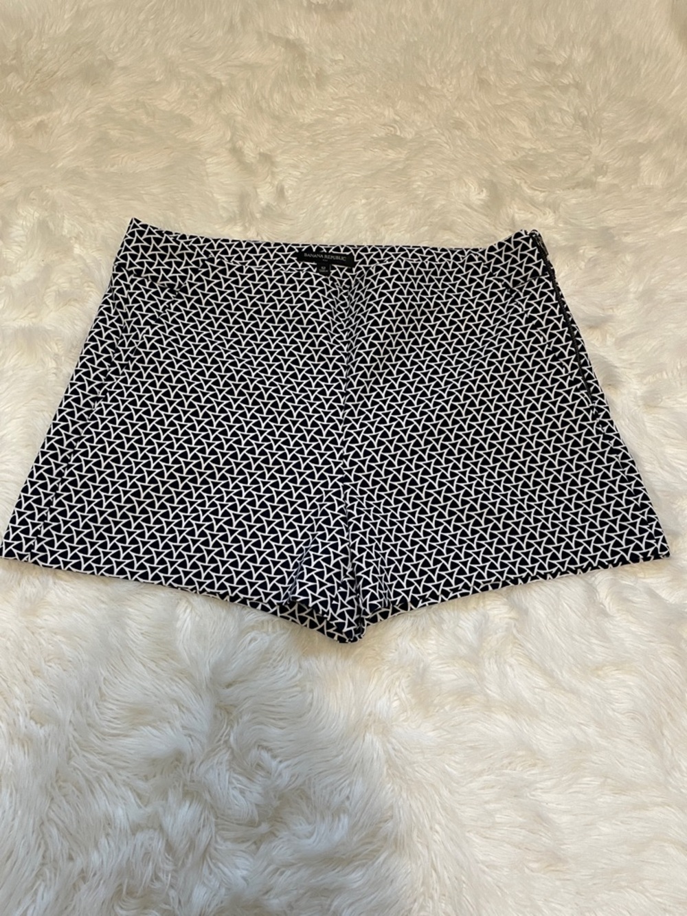Banana Republic Factory Navy and White Geometric High-Waist Side Zip Shorts  12